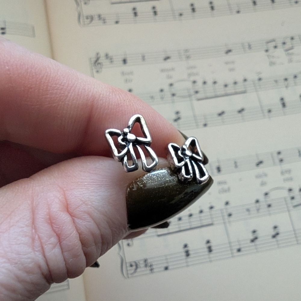 Silver Bow Earrings